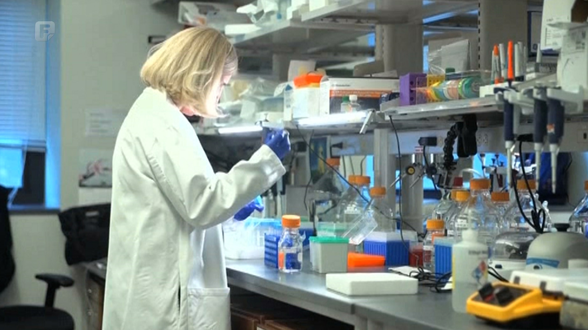 WHO: Treću sedmicu zaredom pada broj novootkrivenih infekcija